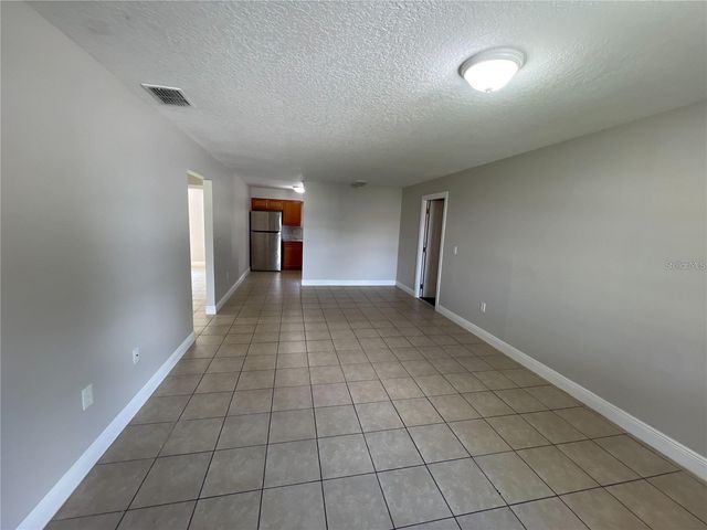 152 JULIE LANE Unit B, Auburndale, FL 33823