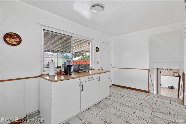 13262 Carol Avenue, Warren, MI 48088