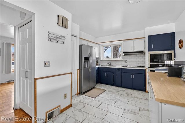 13262 Carol Avenue, Warren, MI 48088