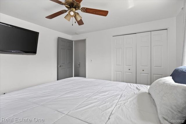 13262 Carol Avenue, Warren, MI 48088