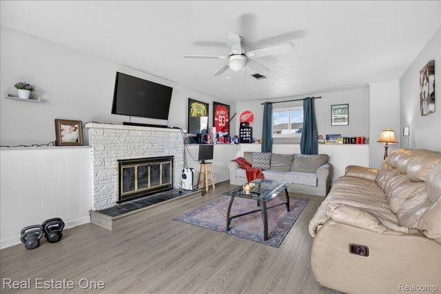 13262 Carol Avenue, Warren, MI 48088