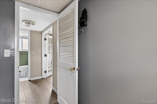 13262 Carol Avenue, Warren, MI 48088