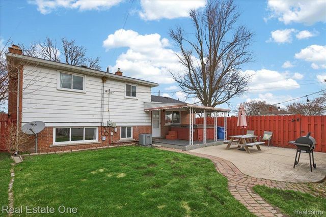 13262 Carol Avenue, Warren, MI 48088