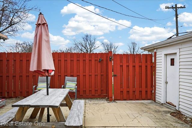 13262 Carol Avenue, Warren, MI 48088