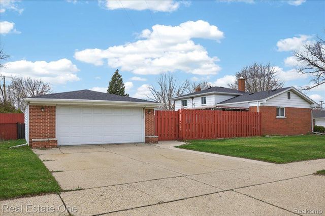 13262 Carol Avenue, Warren, MI 48088