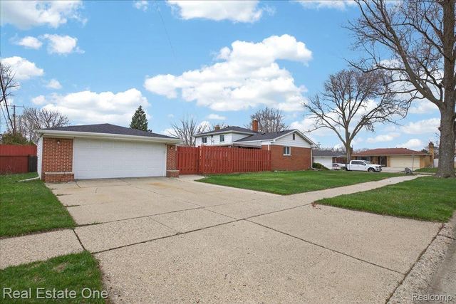 13262 Carol Avenue, Warren, MI 48088