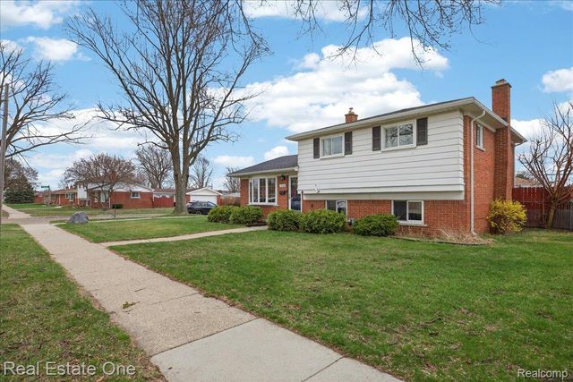 13262 Carol Avenue, Warren, MI 48088