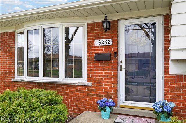 13262 Carol Avenue, Warren, MI 48088