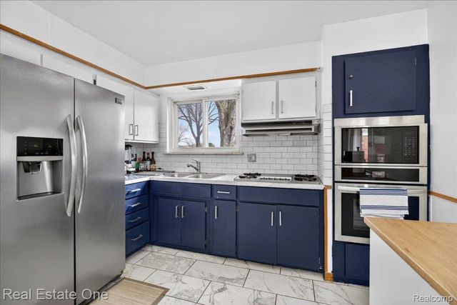 13262 Carol Avenue, Warren, MI 48088