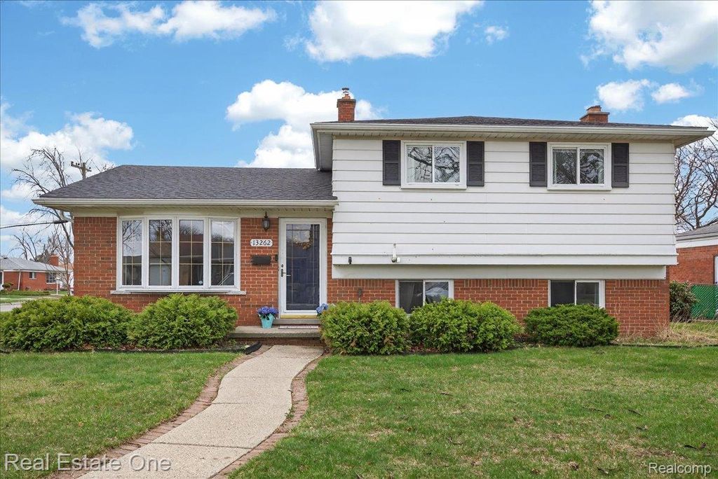 13262 Carol Avenue, Warren, MI 48088