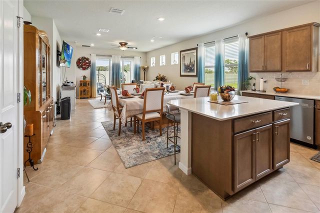 1895 SPRING SHOWER CIRCLE, Kissimmee, FL 34744