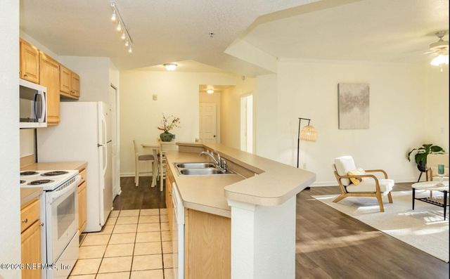 305 N VILLA SAN MARCO Drive 302, St. Augustine, FL 32086