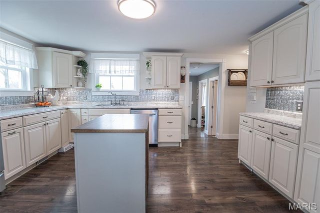 9081 W Red Oak Road, Rosebud, MO 63091