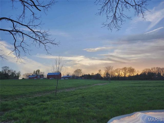 9081 W Red Oak Road, Rosebud, MO 63091