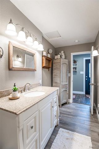 9081 W Red Oak Road, Rosebud, MO 63091