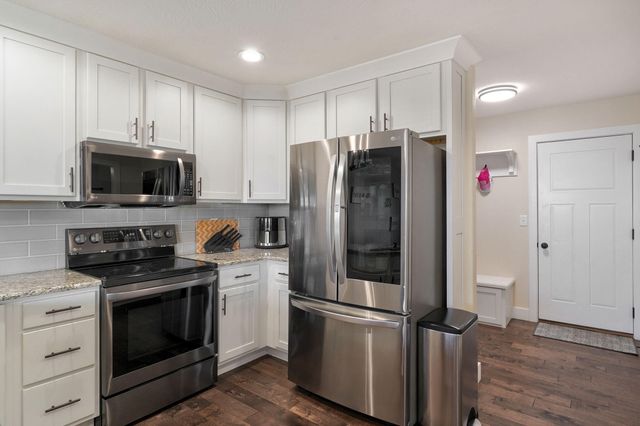 2741 W Fishhook Avenue, Ozark, MO 65721
