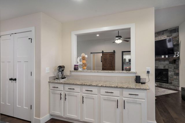 2741 W Fishhook Avenue, Ozark, MO 65721