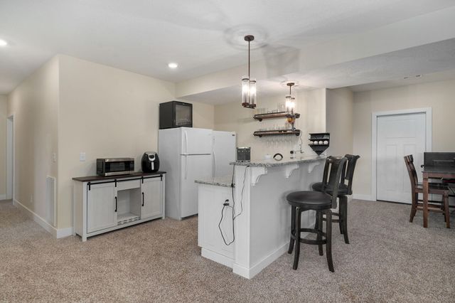 2741 W Fishhook Avenue, Ozark, MO 65721