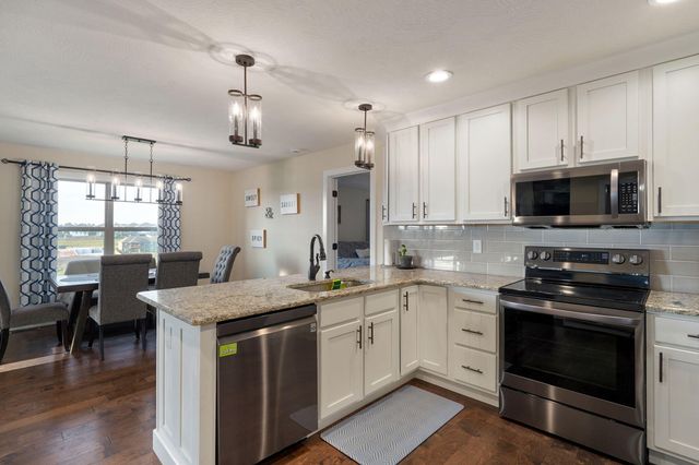 2741 W Fishhook Avenue, Ozark, MO 65721