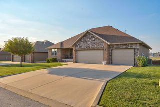 2741 W Fishhook Avenue, Ozark, MO 65721