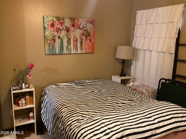 8805 W VALE Drive, Phoenix, AZ 85037