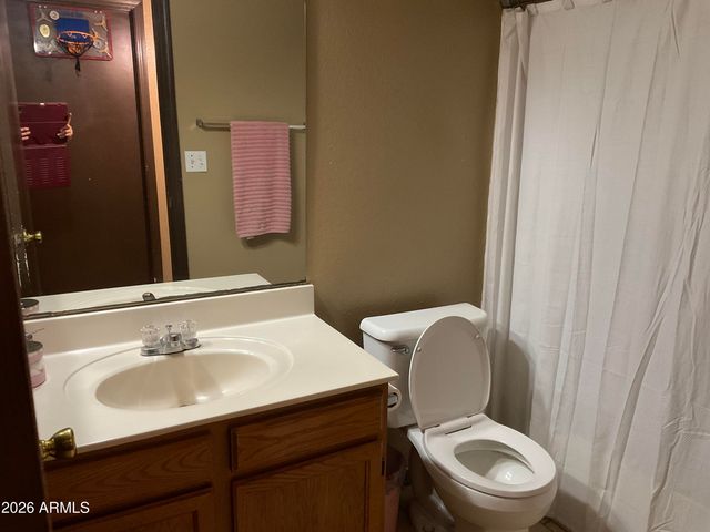 8805 W VALE Drive, Phoenix, AZ 85037