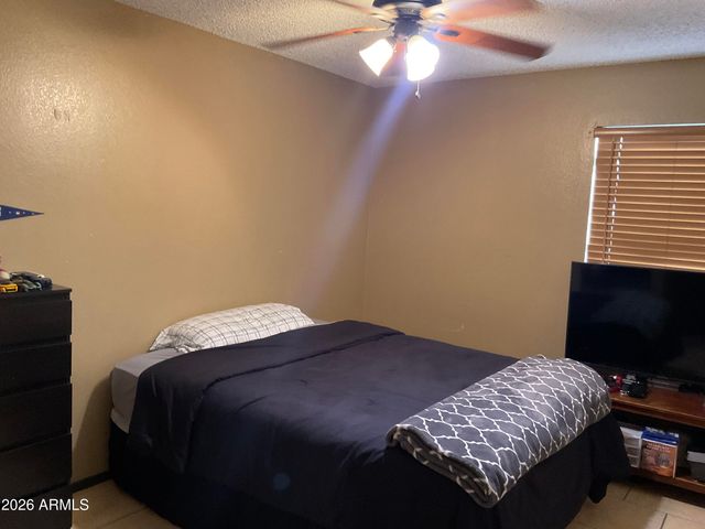 8805 W VALE Drive, Phoenix, AZ 85037