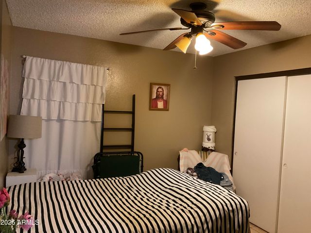 8805 W VALE Drive, Phoenix, AZ 85037