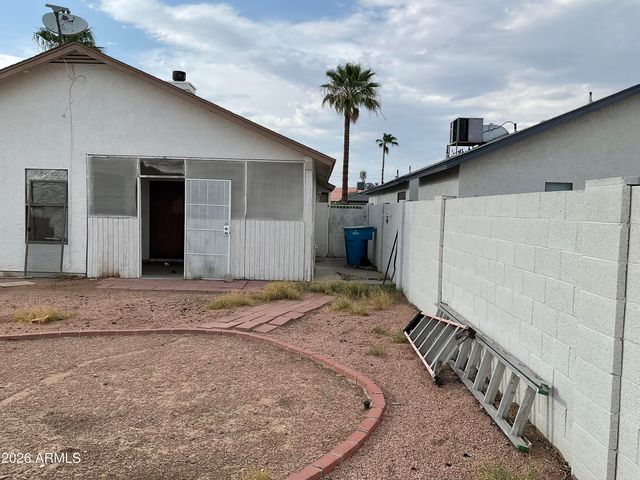 8805 W VALE Drive, Phoenix, AZ 85037