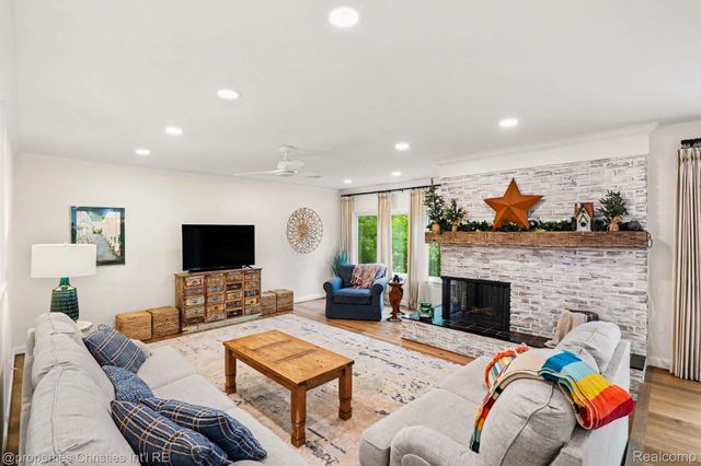 6905 W Church Street, Independence Charter Township, MI 48346