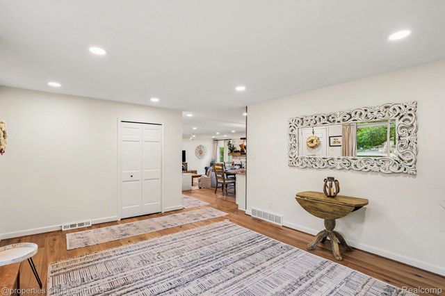6905 W Church Street, Independence Charter Township, MI 48346