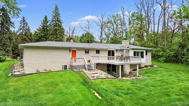 6905 W Church Street, Independence Charter Township, MI 48346