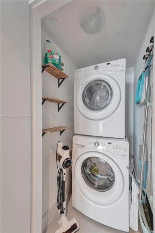 1300 Brickell Bay Dr 2109, Miami, FL 33131