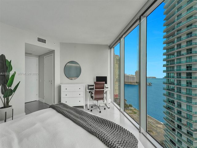 1300 Brickell Bay Dr 2109, Miami, FL 33131