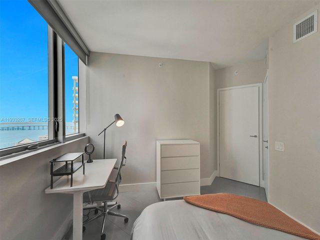 1300 Brickell Bay Dr 2109, Miami, FL 33131