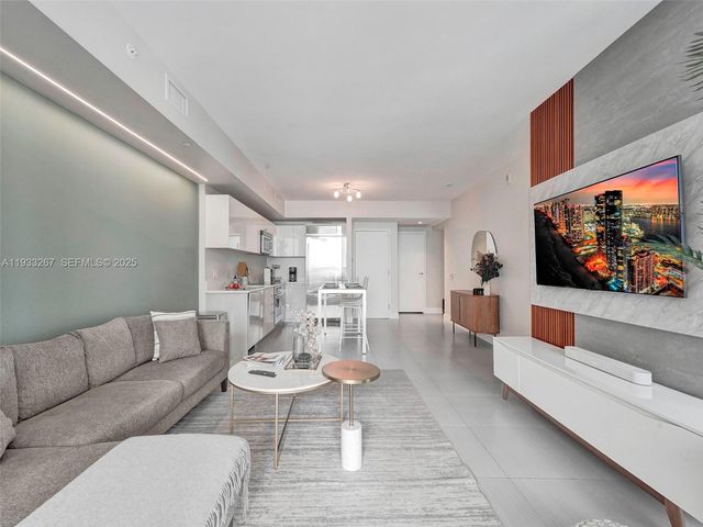 1300 Brickell Bay Dr 2109, Miami, FL 33131