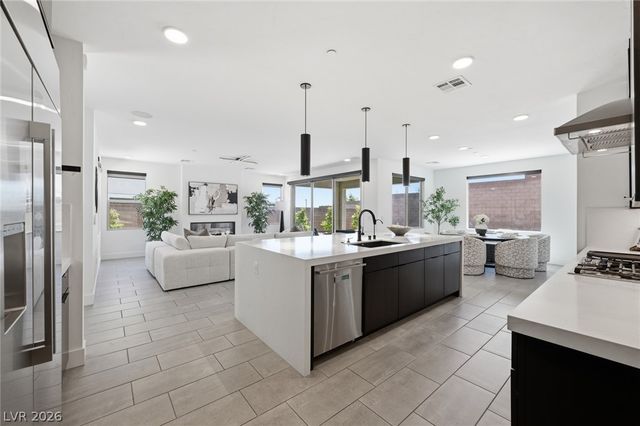 11955 Rockview Point Street, Las Vegas, NV 89138