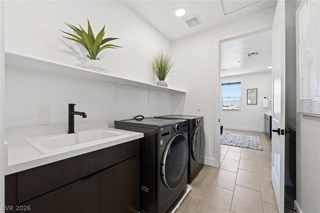 11955 Rockview Point Street, Las Vegas, NV 89138