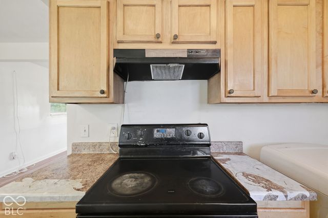 7 Crestview, Greenwood, IN 46143