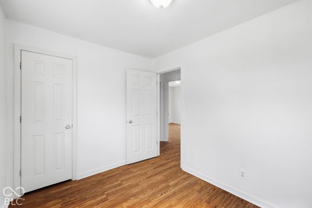 7 Crestview, Greenwood, IN 46143