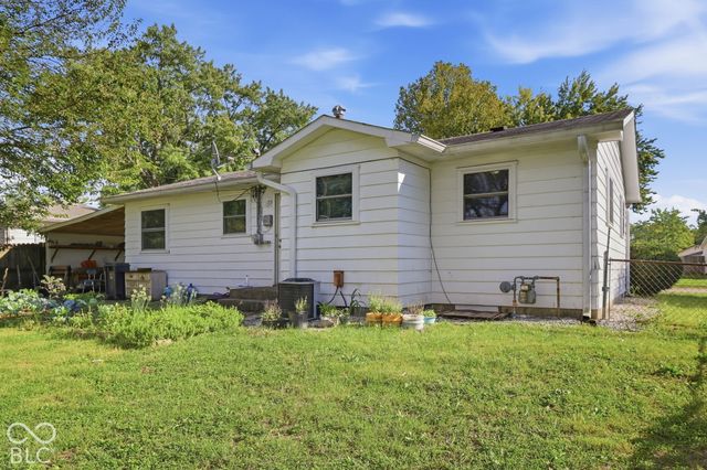 7 Crestview, Greenwood, IN 46143