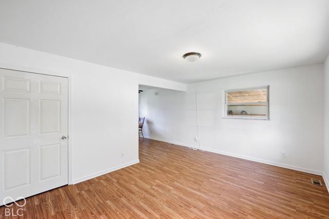7 Crestview, Greenwood, IN 46143