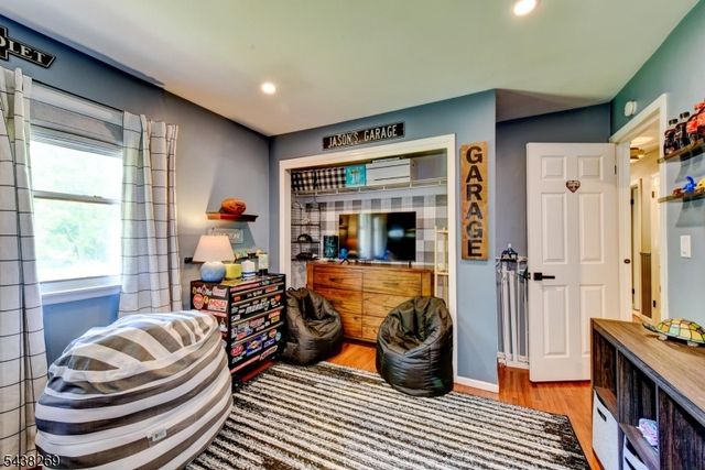 113 Autumn Dr, Montague Twp., NJ 07827