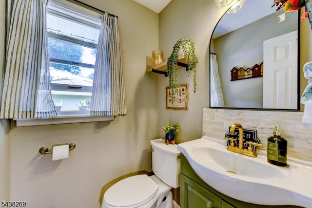 113 Autumn Dr, Montague Twp., NJ 07827