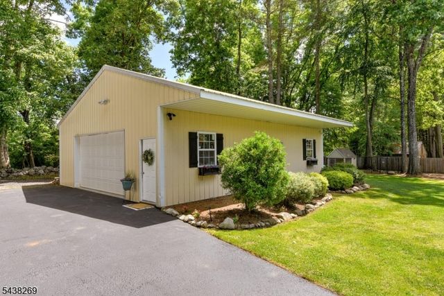113 Autumn Dr, Montague Twp., NJ 07827