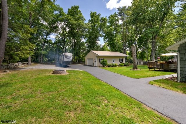 113 Autumn Dr, Montague Twp., NJ 07827
