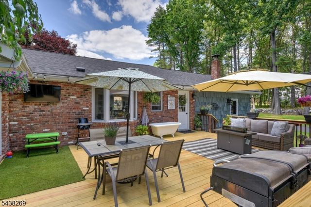 113 Autumn Dr, Montague Twp., NJ 07827