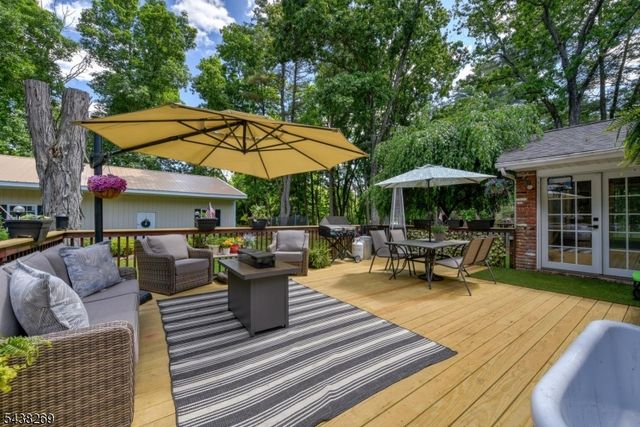 113 Autumn Dr, Montague Twp., NJ 07827