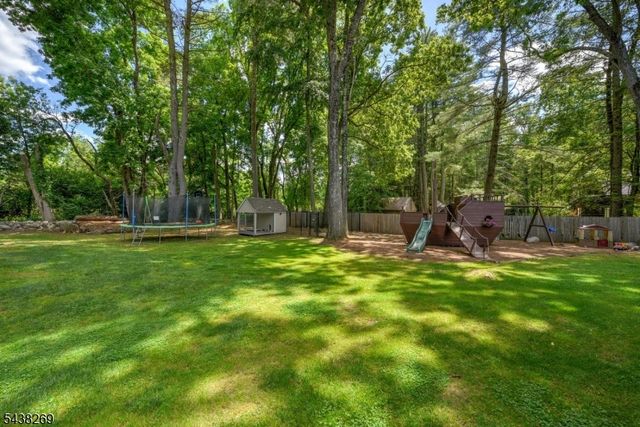 113 Autumn Dr, Montague Twp., NJ 07827
