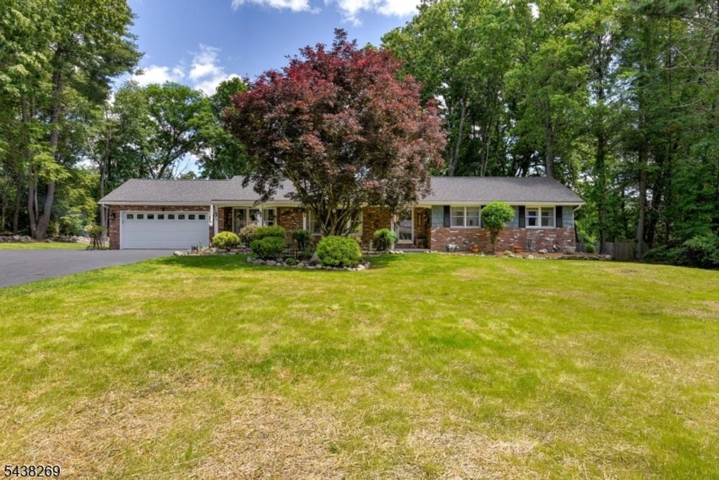 113 Autumn Dr, Montague Twp., NJ 07827